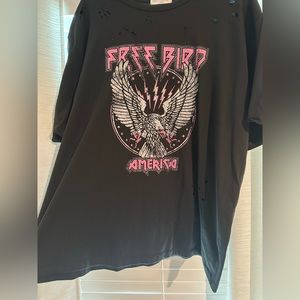 Gently used graphic free bird tee size 2X